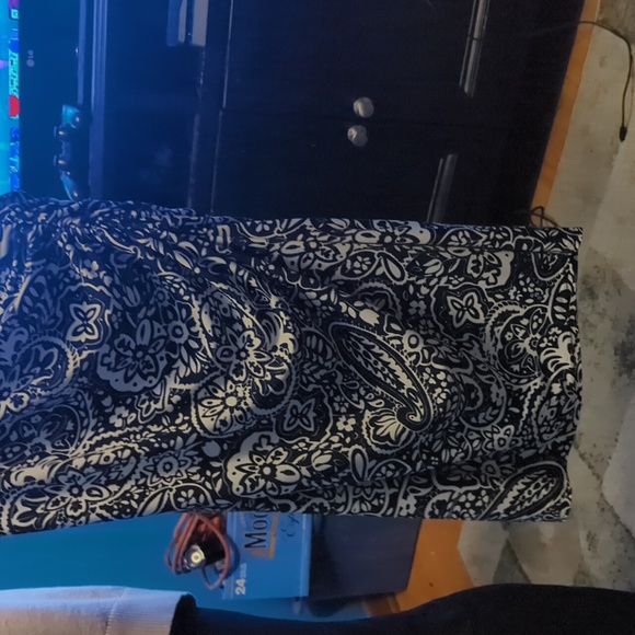 Dress - Picture 4 of 4